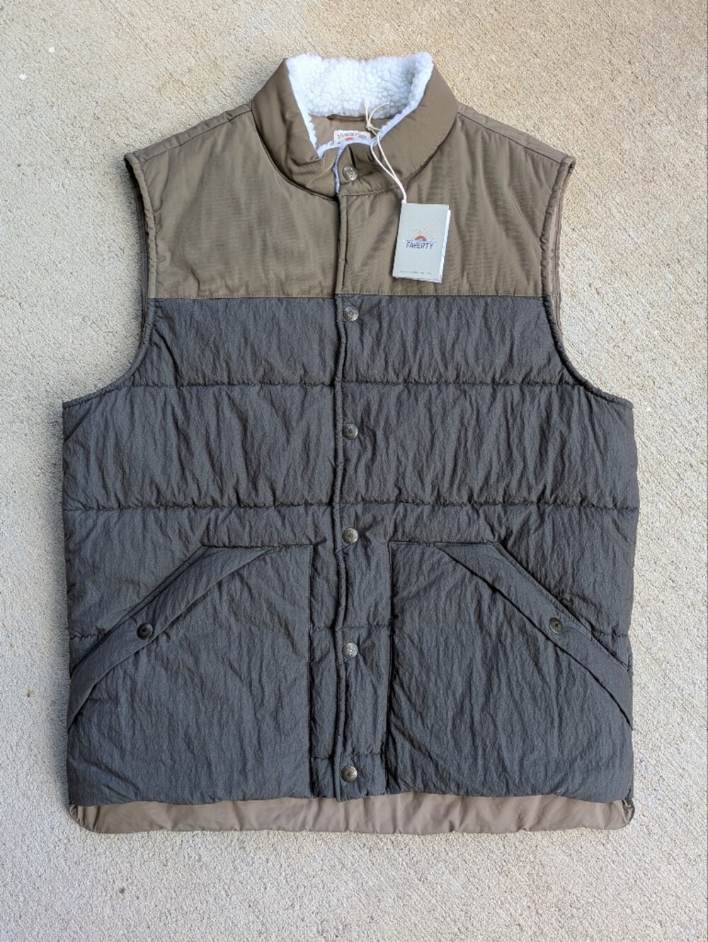NWT Faherty Two-Tone Puffer Vest